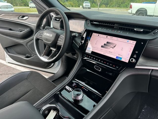 2027 Jeep Grand Cherokee Altitude