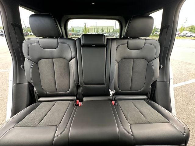 2027 Jeep Grand Cherokee Altitude