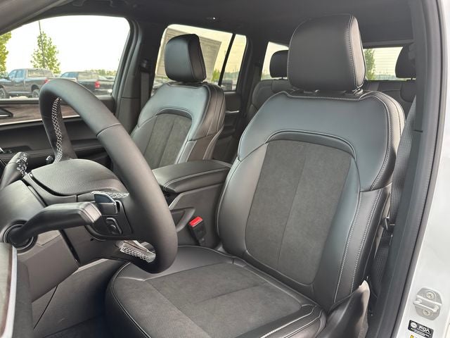 2027 Jeep Grand Cherokee Altitude