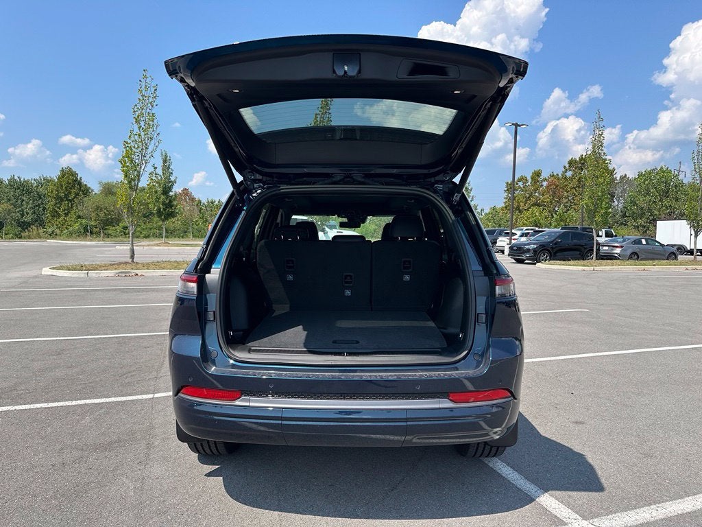 2027 Jeep Grand Cherokee Limited Reserve