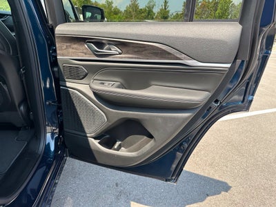 2027 Jeep Grand Cherokee Limited Reserve