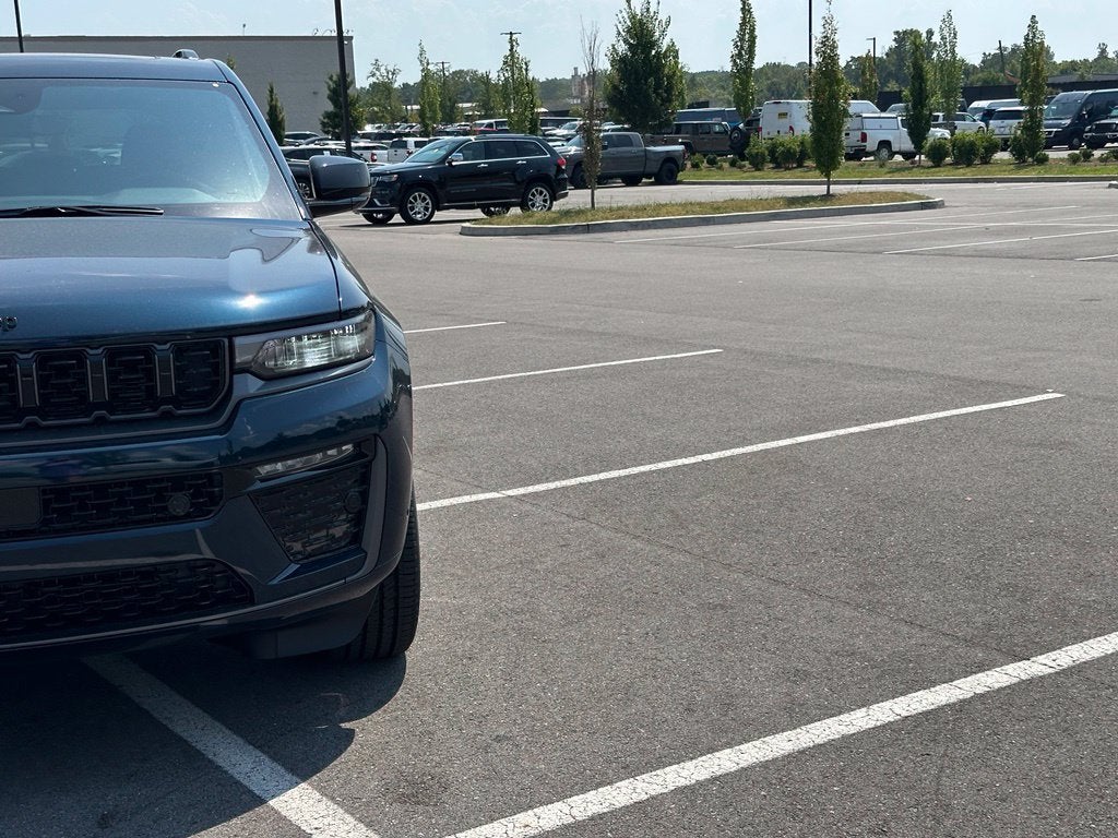2027 Jeep Grand Cherokee Limited Reserve