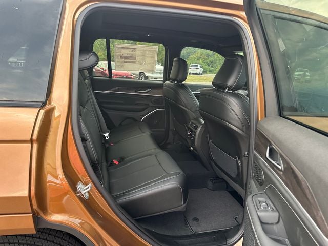 2027 Jeep Grand Cherokee Limited Reserve