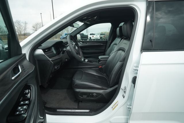 2023 Jeep Grand Cherokee Overland 4x4