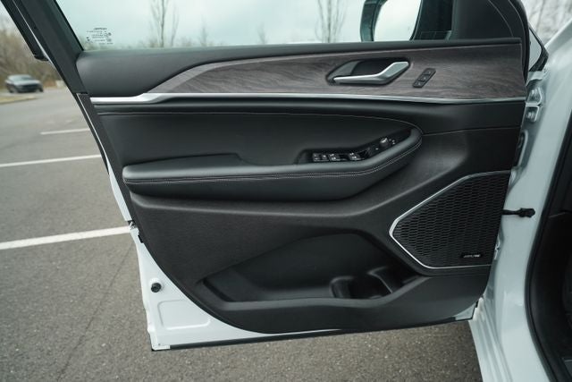 2023 Jeep Grand Cherokee Overland 4x4