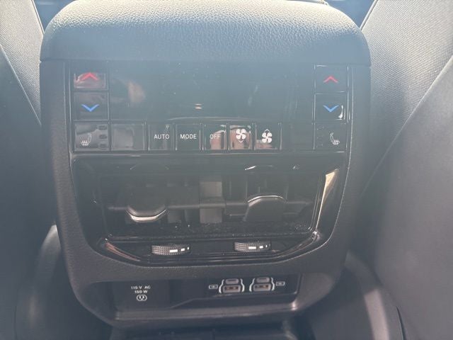 2023 Jeep Grand Cherokee Summit 4x4