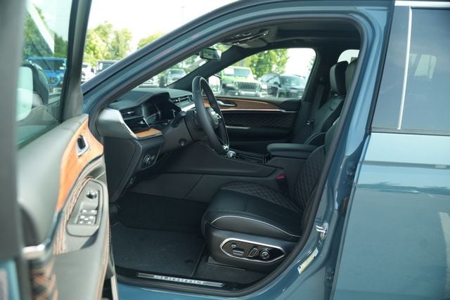 2026 Jeep Grand Cherokee Summit