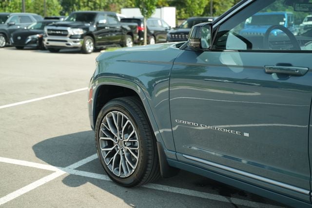 2026 Jeep Grand Cherokee Summit