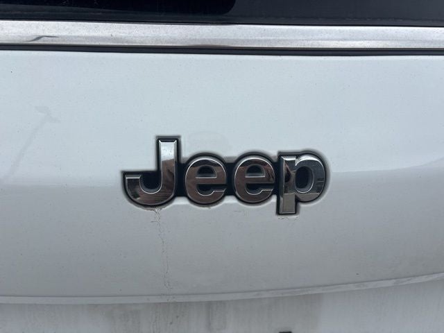 2023 Jeep Grand Cherokee L Laredo 4x2