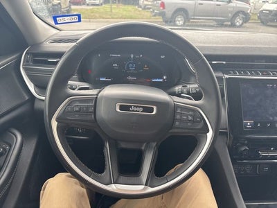 2023 Jeep Grand Cherokee L Laredo 4x2