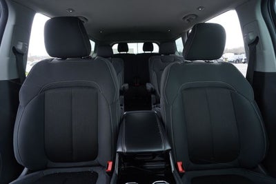 2023 Jeep Grand Cherokee L Laredo 4x2