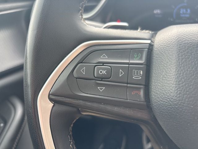 2023 Jeep Grand Cherokee L Laredo 4x2