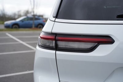 2023 Jeep Grand Cherokee L Laredo 4x2