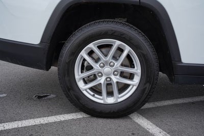 2023 Jeep Grand Cherokee L Laredo 4x2