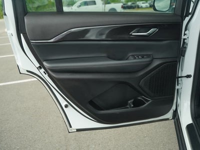 2023 Jeep Grand Cherokee L Altitude 4x2