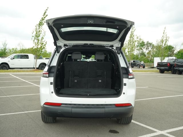2023 Jeep Grand Cherokee L Altitude 4x2