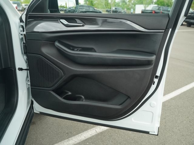 2023 Jeep Grand Cherokee L Altitude 4x2