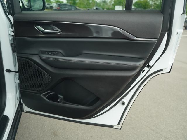 2023 Jeep Grand Cherokee L Altitude 4x2