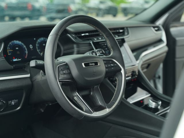 2023 Jeep Grand Cherokee L Altitude 4x2