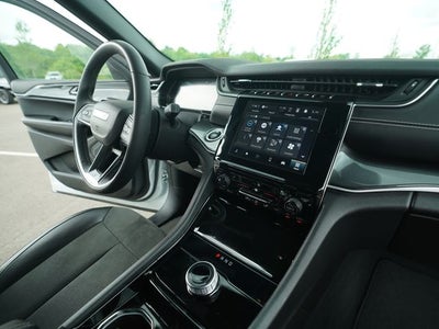 2023 Jeep Grand Cherokee L Altitude 4x2
