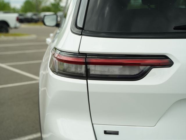 2023 Jeep Grand Cherokee L Altitude 4x2