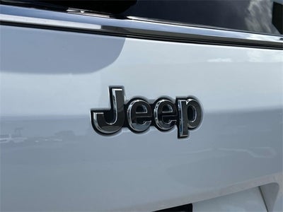 2023 Jeep Grand Cherokee L Laredo 4x2
