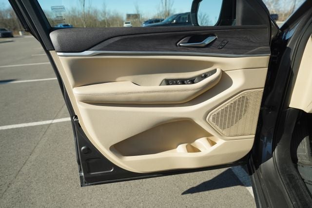 2023 Jeep Grand Cherokee L Limited 4x2