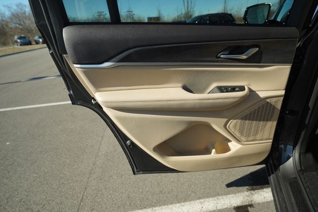 2023 Jeep Grand Cherokee L Limited 4x2