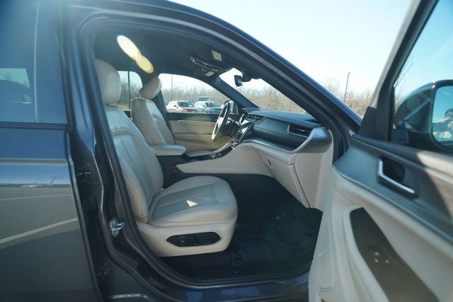 2023 Jeep Grand Cherokee L Limited 4x2