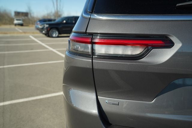 2023 Jeep Grand Cherokee L Limited 4x2