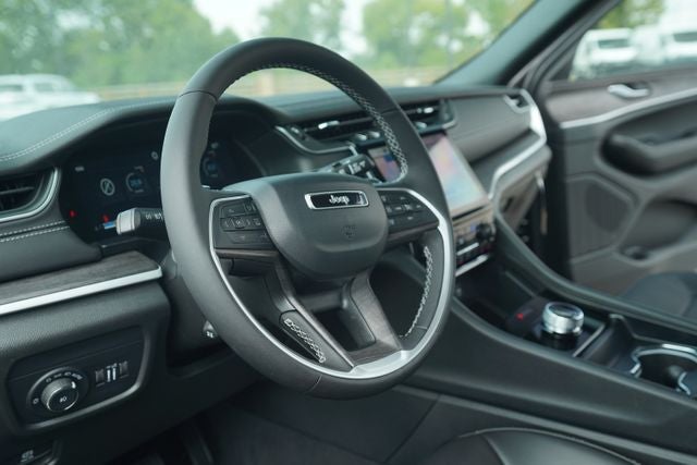 2025 Jeep Grand Cherokee GRAND CHEROKEE L LIMITED 4X2