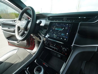 2024 Jeep Grand Cherokee L Altitude 4x4