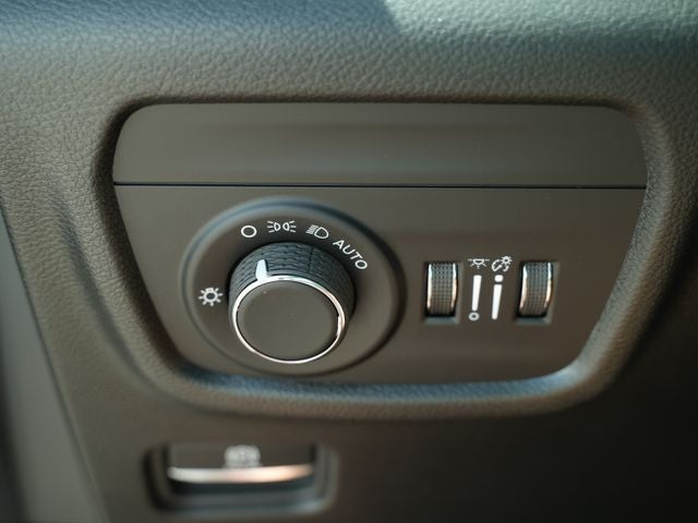 2026 Jeep Grand Cherokee GRAND CHEROKEE L LAREDO 4X4