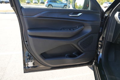 2027 Jeep Grand Cherokee Laredo