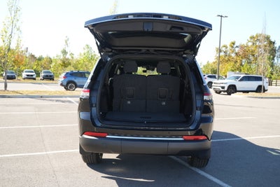 2027 Jeep Grand Cherokee Laredo