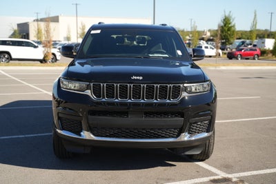 2027 Jeep Grand Cherokee Laredo