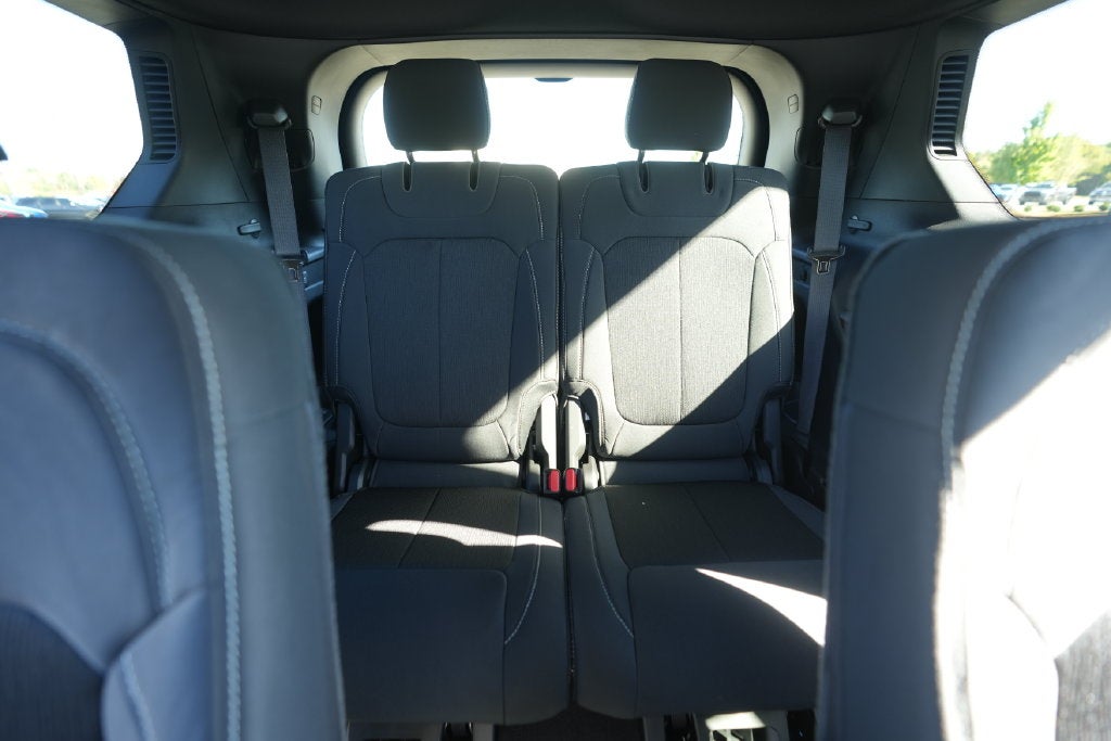2027 Jeep Grand Cherokee Laredo