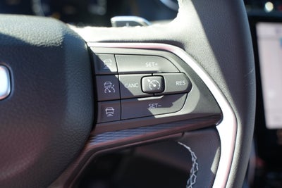 2027 Jeep Grand Cherokee Laredo