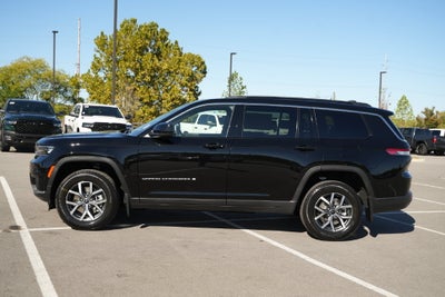 2027 Jeep Grand Cherokee Laredo