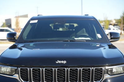 2027 Jeep Grand Cherokee Laredo
