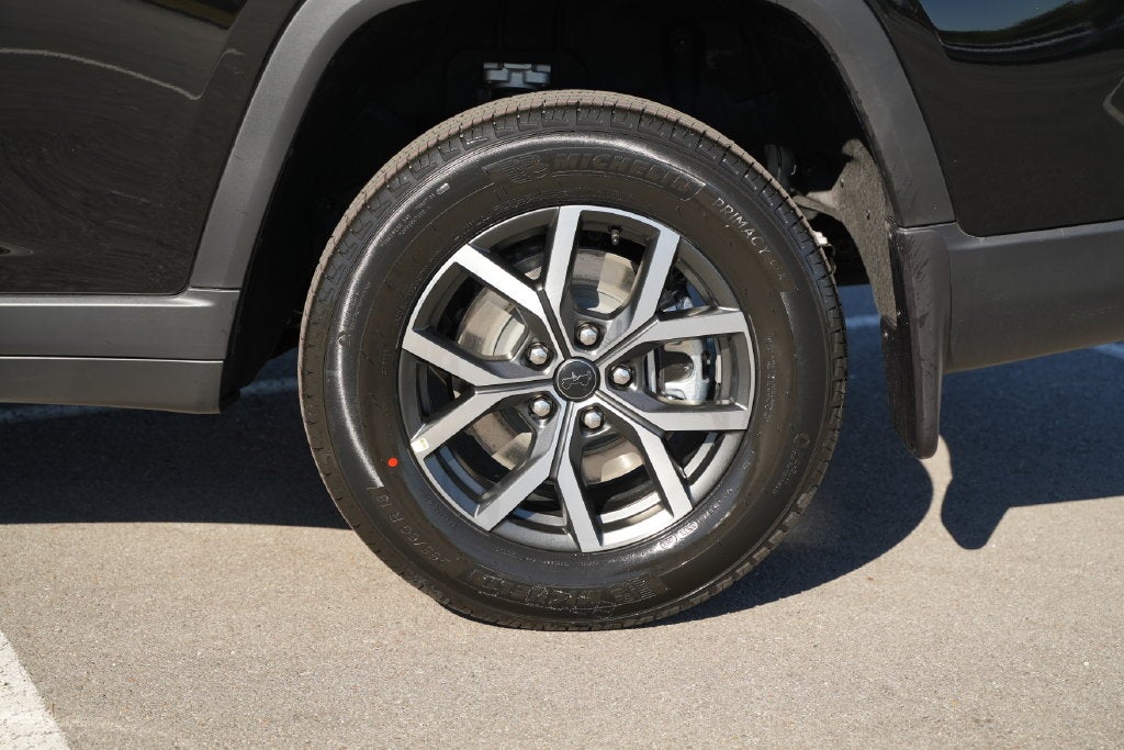 2027 Jeep Grand Cherokee Laredo