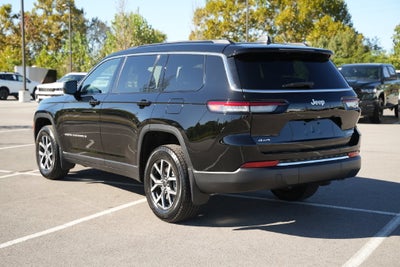 2027 Jeep Grand Cherokee Laredo