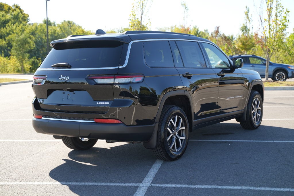 2027 Jeep Grand Cherokee Laredo