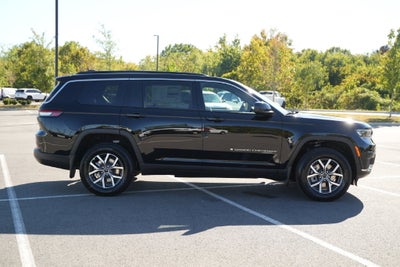 2027 Jeep Grand Cherokee Laredo