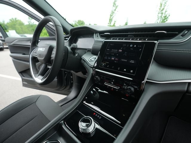 2026 Jeep Grand Cherokee GRAND CHEROKEE L LAREDO X 4X4
