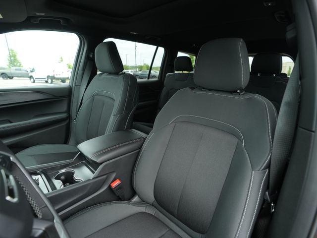 2026 Jeep Grand Cherokee GRAND CHEROKEE L LAREDO X 4X4