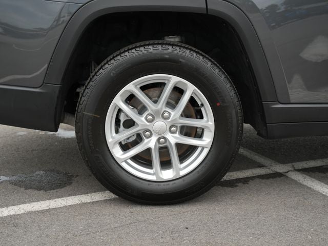 2026 Jeep Grand Cherokee GRAND CHEROKEE L LAREDO X 4X4