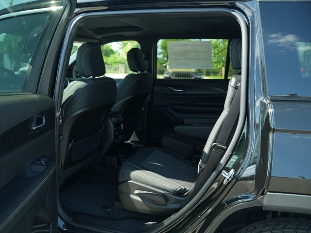2026 Jeep Grand Cherokee GRAND CHEROKEE L LAREDO X 4X4