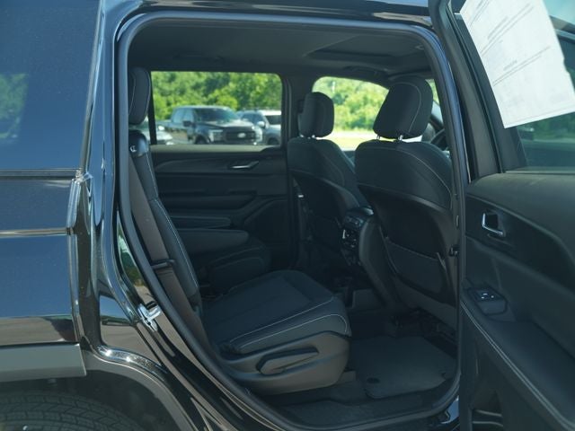 2026 Jeep Grand Cherokee GRAND CHEROKEE L LAREDO X 4X4