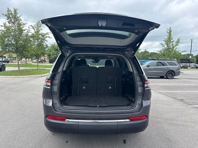 2022 Jeep Grand Cherokee L Laredo 4x4